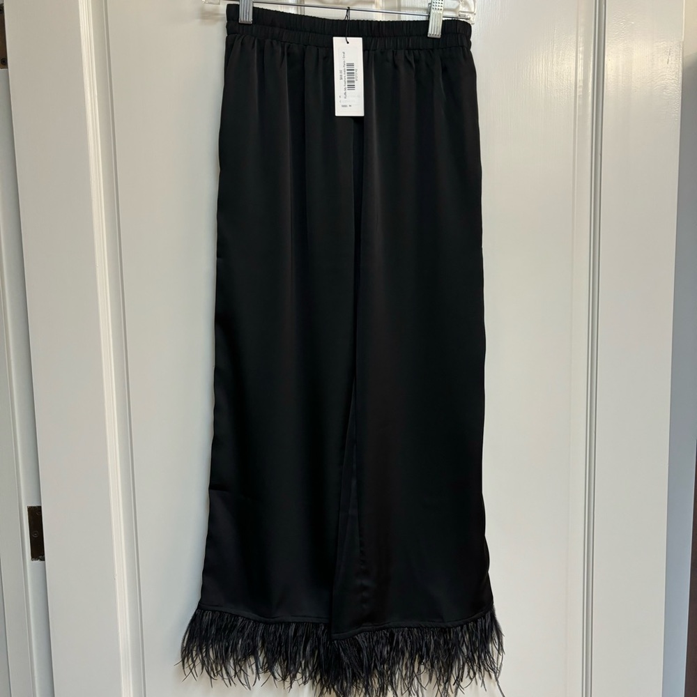 NWT Ruffle My Feathers Ankle pants by Strut & Bolt size S